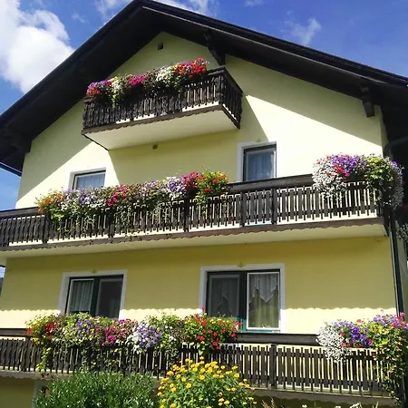 Poelzlhof Farm stay Moderbrugg