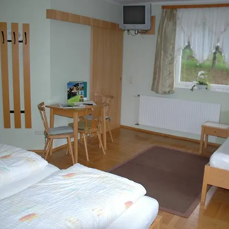Farm stay Poelzlhof *